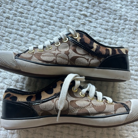 Coach 7.5 Signature C Zorra sneakers with cheetah trim. Really good shape. - Picture 11 of 12